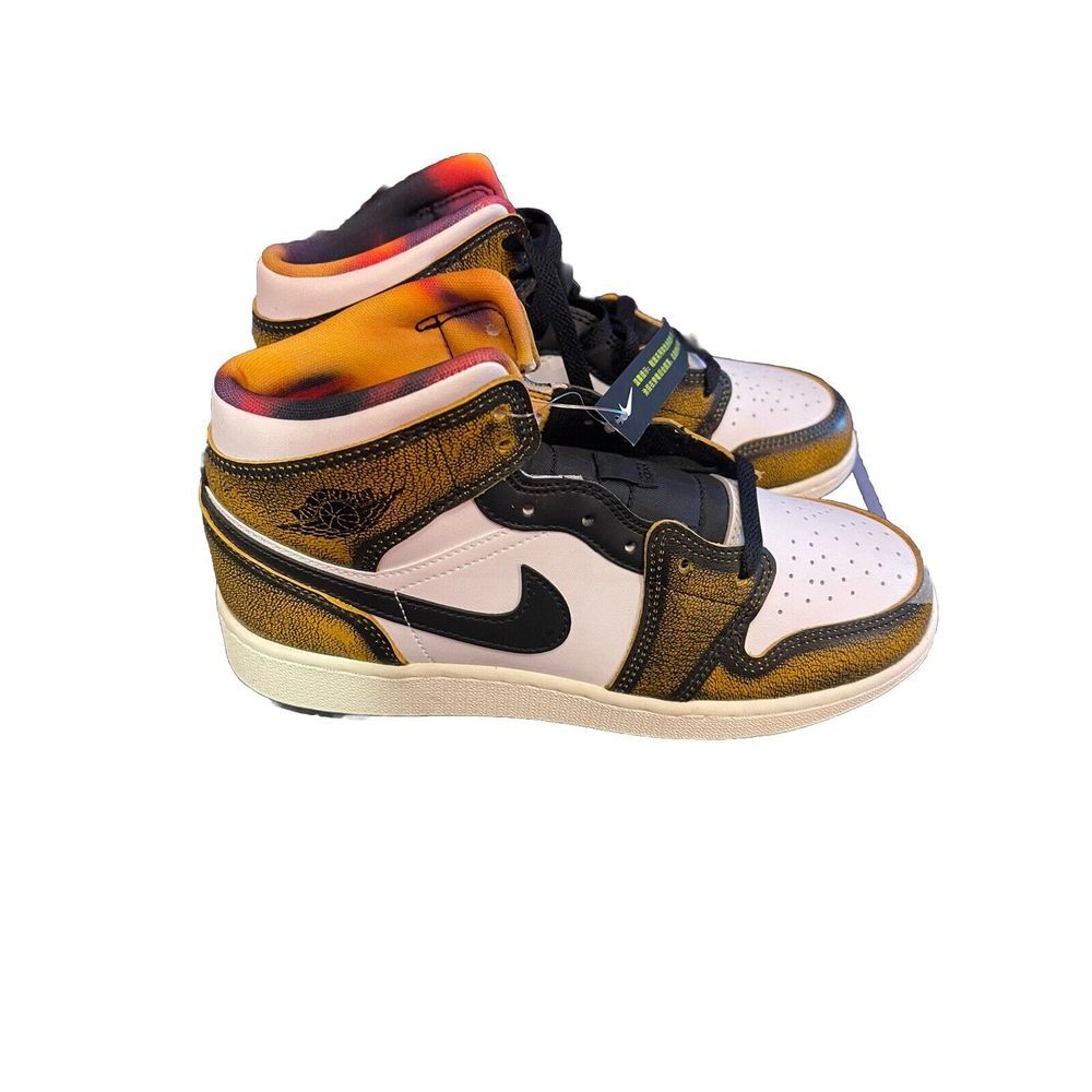 (GS) Nike Size 5 1/2 Y Air Jordan 1 Mid SE 'Black/Taxi-White' Shoes S-83